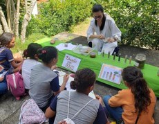 Ação educativa realizada pelo projeto em 2019 durante a Semana Nacional de Ciência e Tecnologia, no Campus II da UFPB - Areia. Imagem cedida pela equipe.